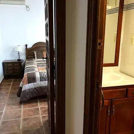 Вилла В Испанском Стиле В 200 Метрах От Пляжа. Villa